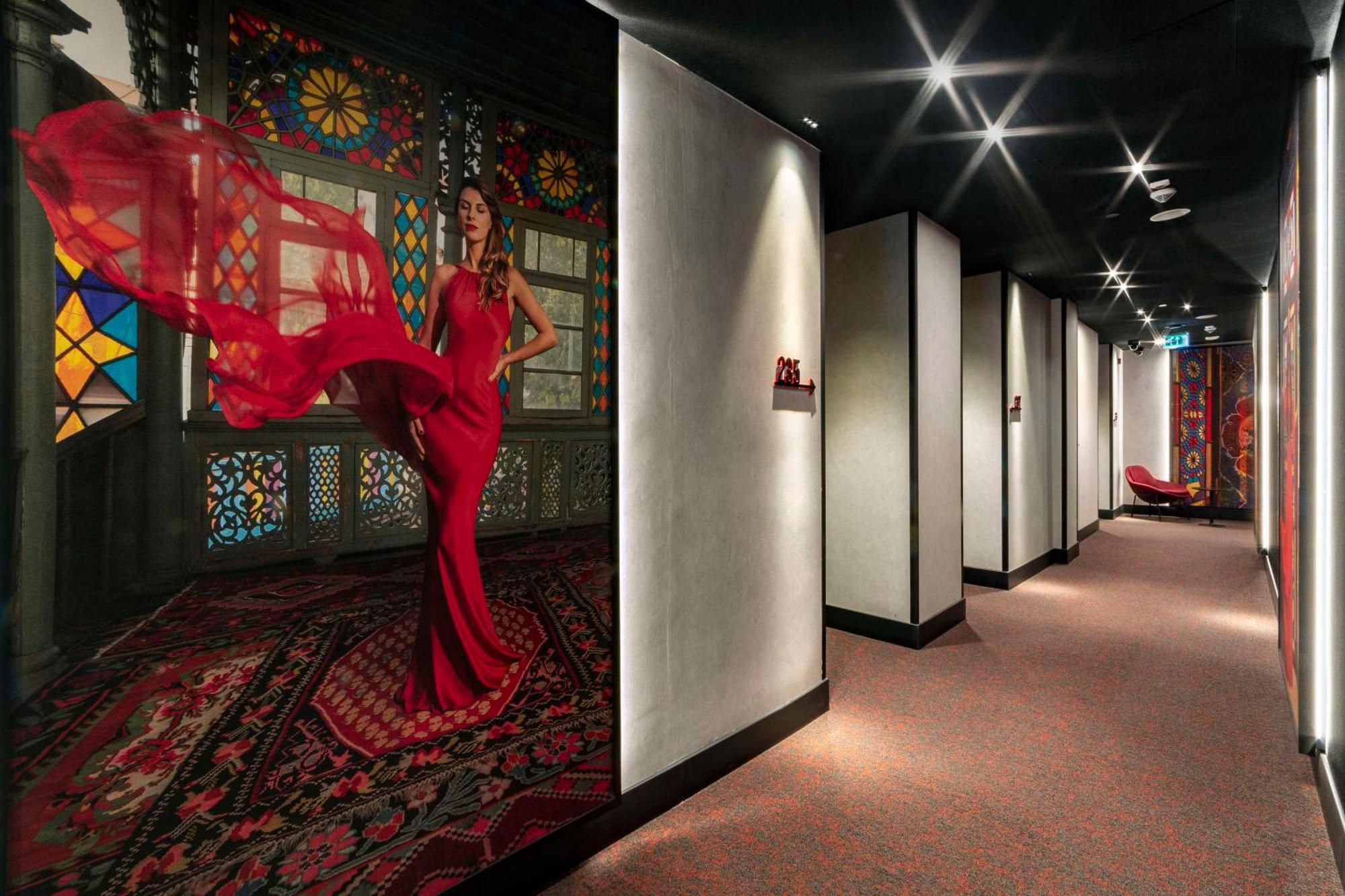 Hotel Radisson Red Tbilisi Zewnętrze zdjęcie