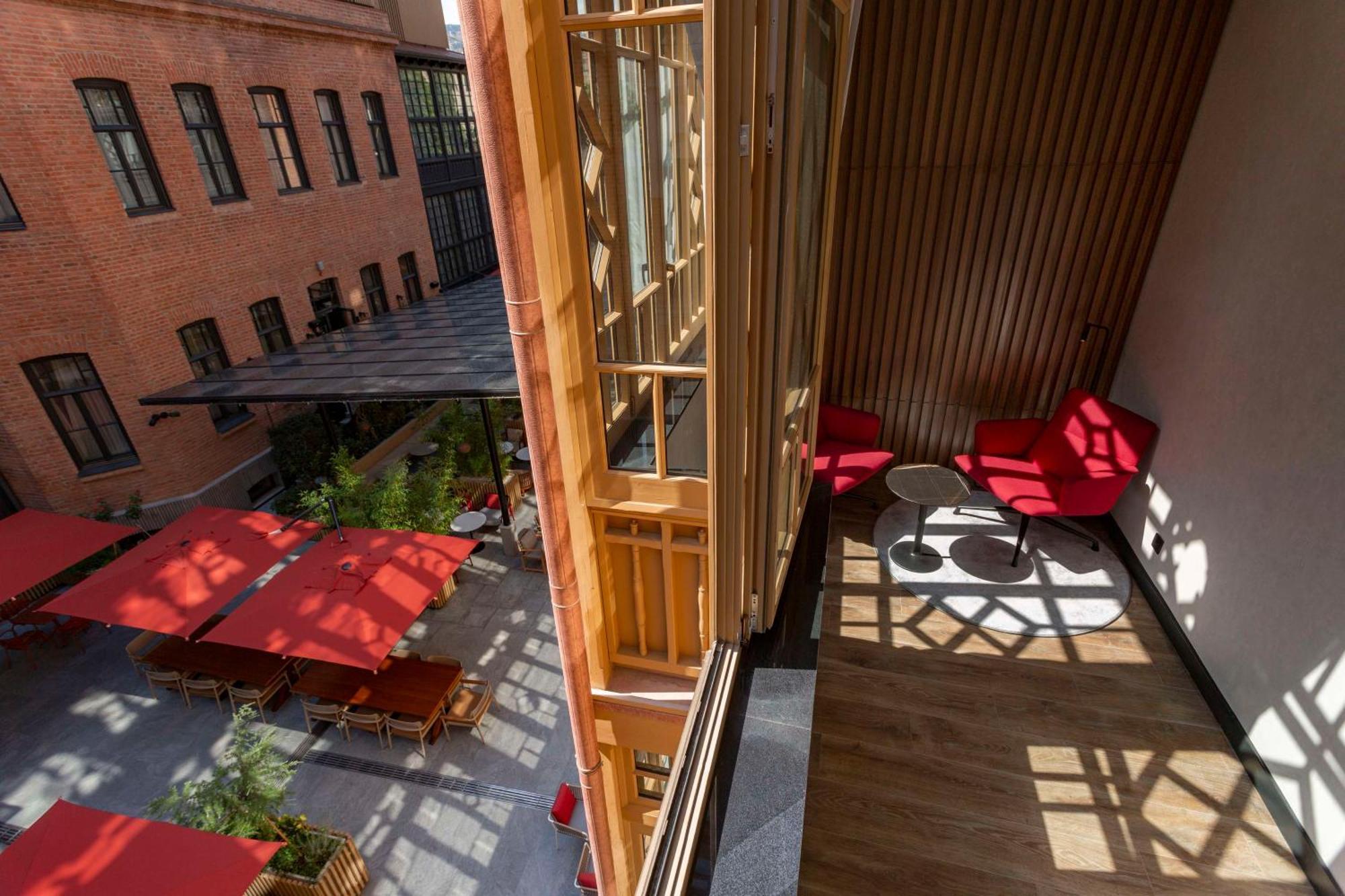 Hotel Radisson Red Tbilisi Zewnętrze zdjęcie
